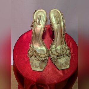 Elegant Gold Strappy Women's Shoes